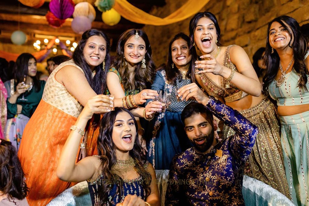 indian pre wedding party games 1024x683 - Beautyful Hindu wedding in Italy despite the bad weather