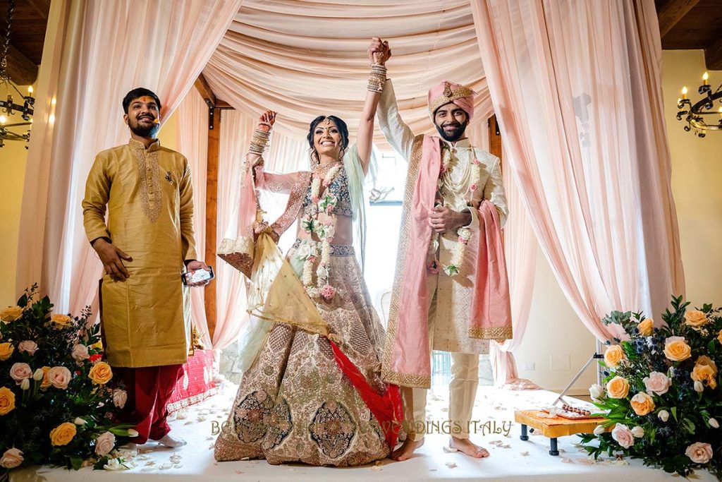 indoor indian wedding italy 1024x683 - Beautyful Hindu wedding in Italy despite the bad weather