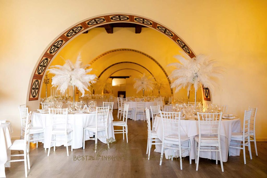 indoor wedding reception setup 1024x683 - Beautyful Hindu wedding in Italy despite the bad weather