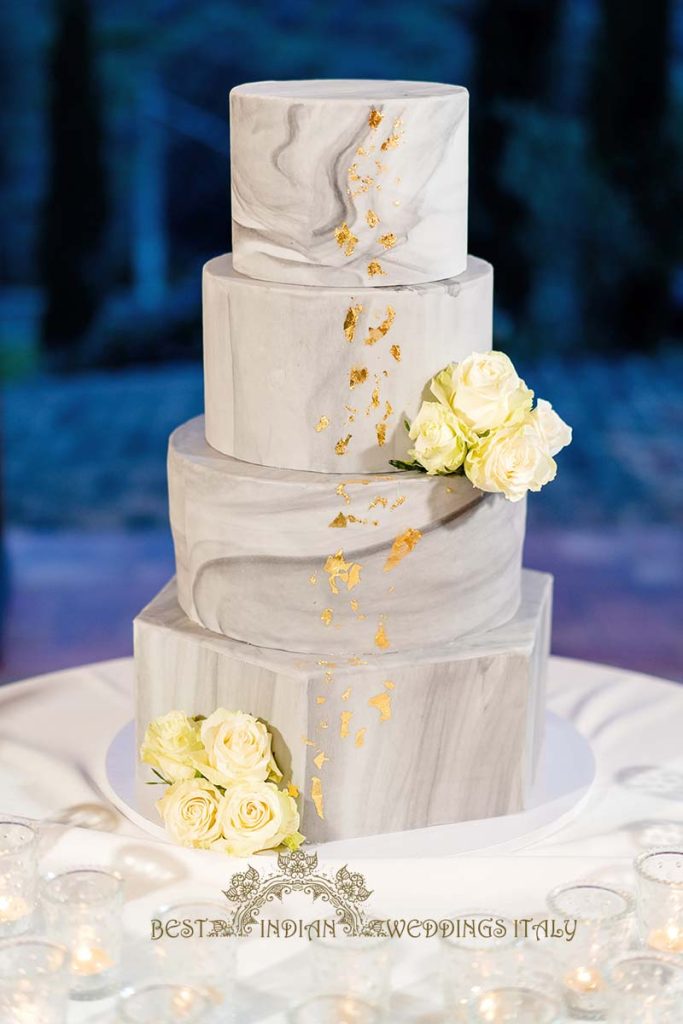 marble artistic wedding cake 683x1024 - Beautyful Hindu wedding in Italy despite the bad weather