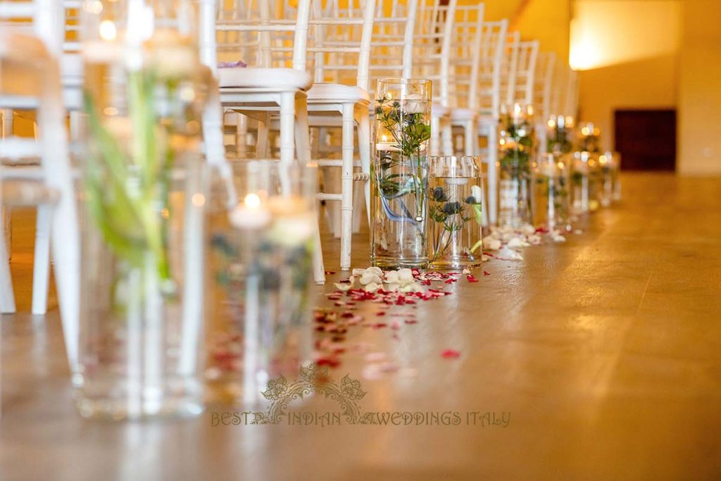 wedding aisle decoration 1024x683 - Beautyful Hindu wedding in Italy despite the bad weather