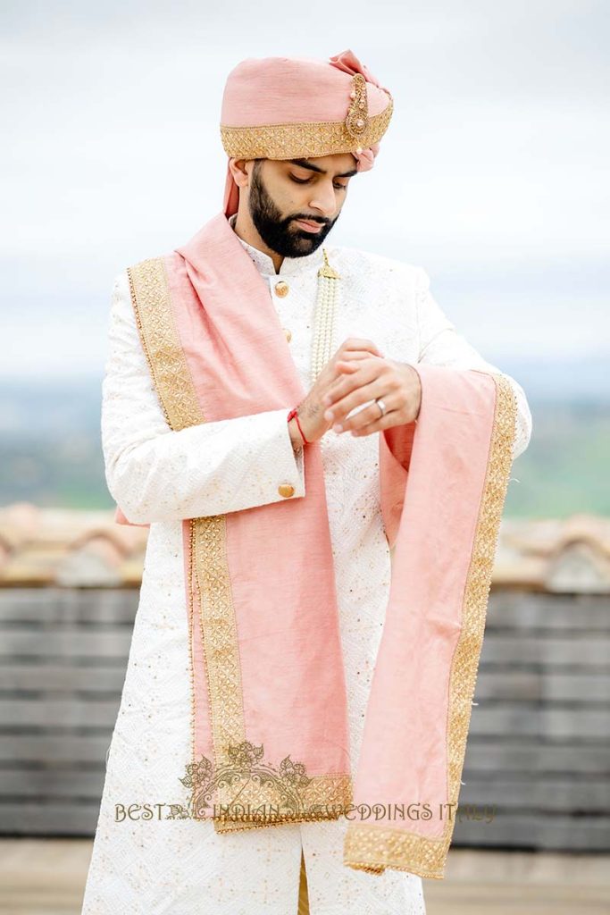 wedding men attire italy 683x1024 - Beautyful Hindu wedding in Italy despite the bad weather