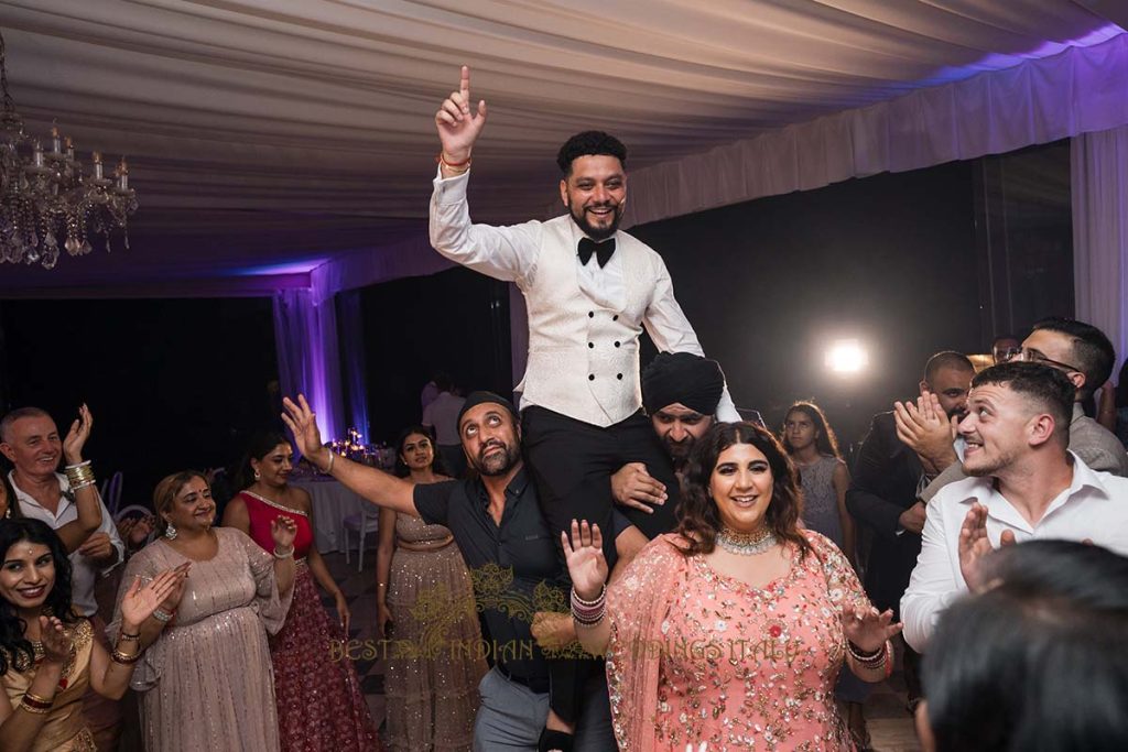 fun at indian wedding in italy 1024x683 - Traditional Sikh wedding in a breathtaking seaview Villa in Italy