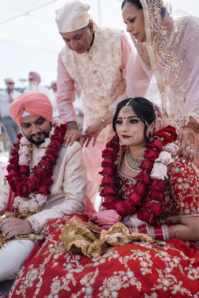 jaimala wedding garlands italy 683x1024 - Traditional Sikh wedding in a breathtaking seaview Villa in Italy