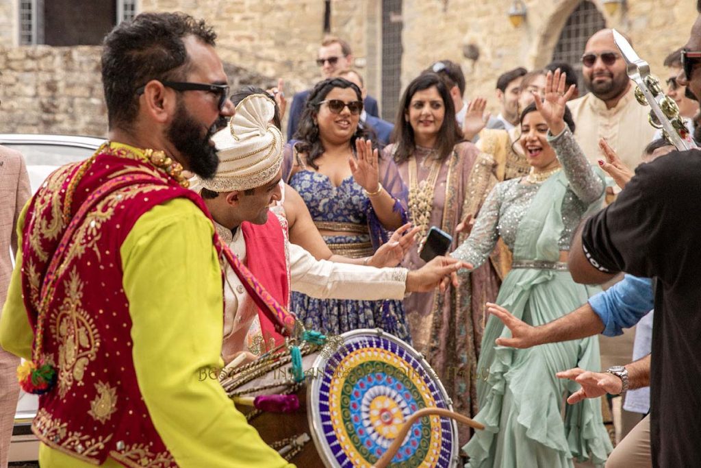 dhol player indian wedding italy 1024x683 - Romantic Hindu Wedding in an Italian Castle: A Serene Union in Umbria