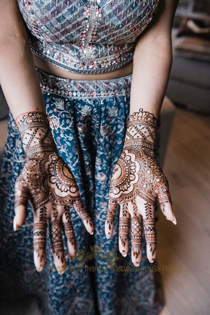 henna indian wedding italy 684x1024 - Relaxing Indian pre-wedding events in the heart of Italy