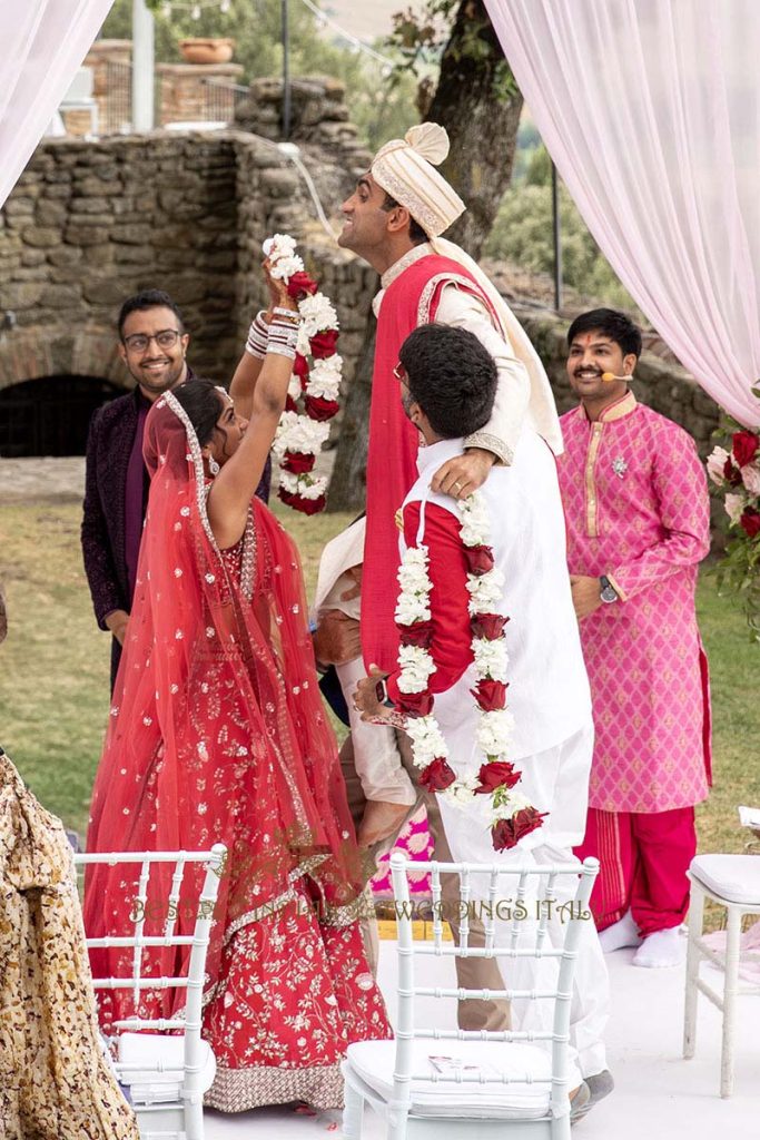 jaymala ceremony indian wedding italy 683x1024 - Romantic Hindu Wedding in an Italian Castle: A Serene Union in Umbria